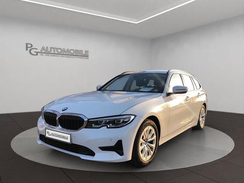 Weiß Gebraucht 2020 BMW 318 Advantage Kombi | 17.750 € (Guter Preis) - Bild 1/4