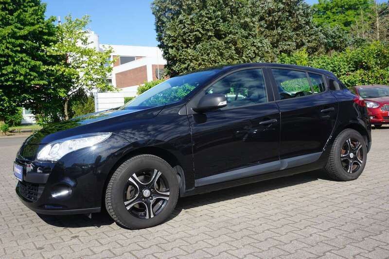 Sternenschwarz Gebraucht 2011 Renault Mégane III Limousine | 4.950 € (Fairer Preis) - Bild 1/4