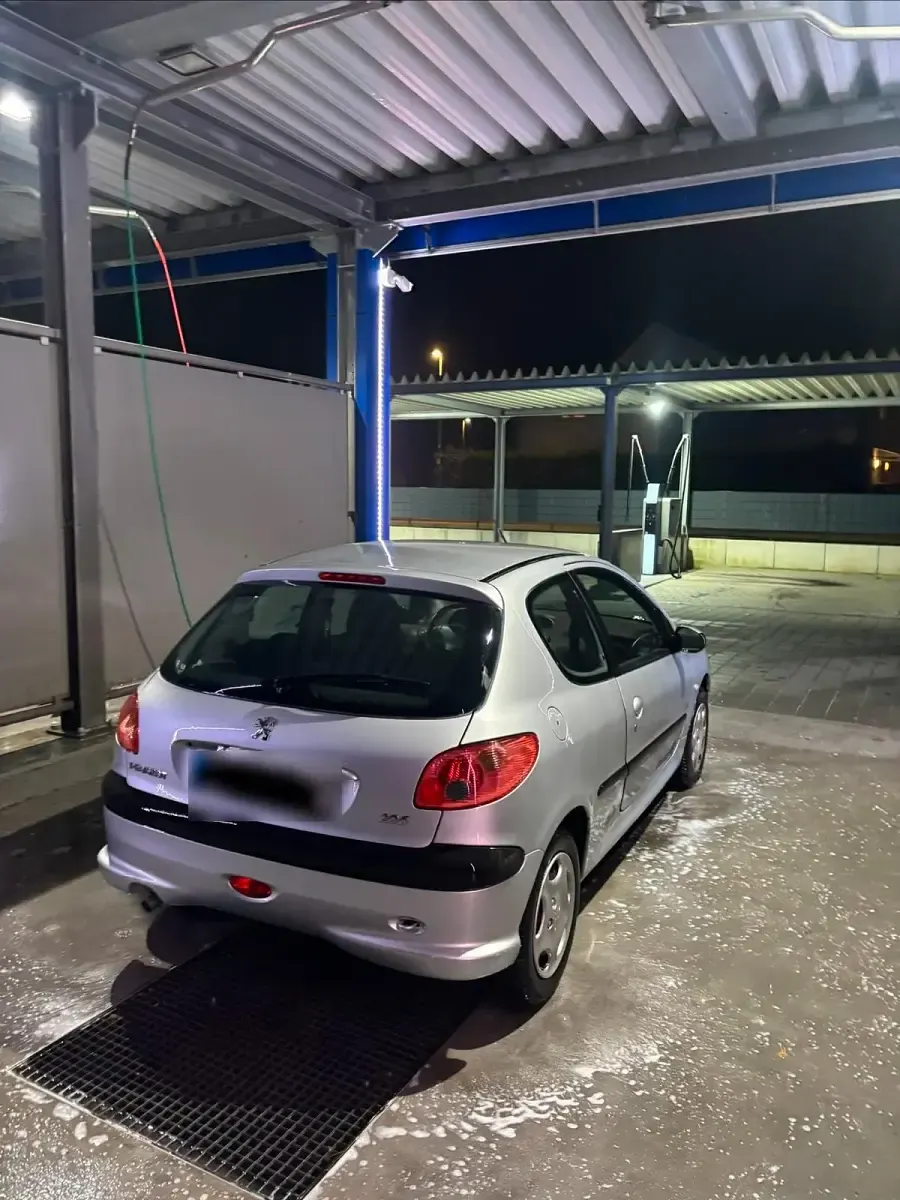 Gebraucht Peugeot 206 88 PS (64 kW) 2002 Silber Coupé