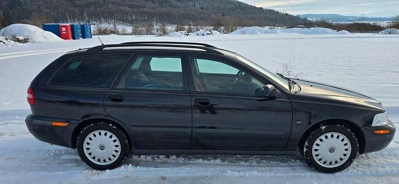 Gebraucht Volvo V40 Comfort 102 PS (75 kW) 2003 Schwarz Limousine