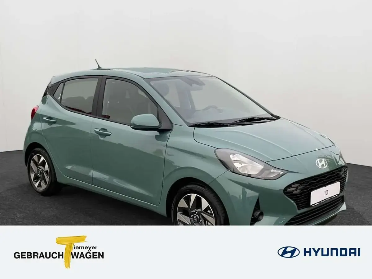 Gebraucht Hyundai i10 Trend 79 PS (58 kW) 2025 Grün Kleinwagen