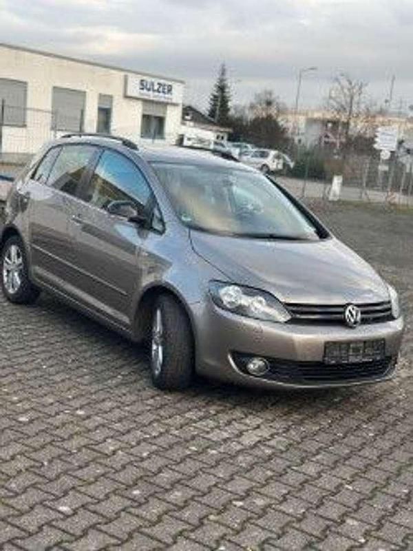 Gebraucht VW Golf VII Match 105 PS (77 kW) 2012 Kaschmirbraun Limousine
