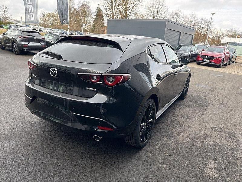 Neu Mazda 3 Homura-Line 140 PS (102 kW) 2026 Platinum quartz m Limousine