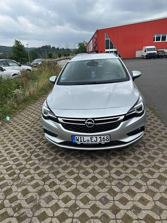Grau Gebraucht 2019 Opel Astra S Kombi | 8.800 € (Fairer Preis) - Bild 1/4