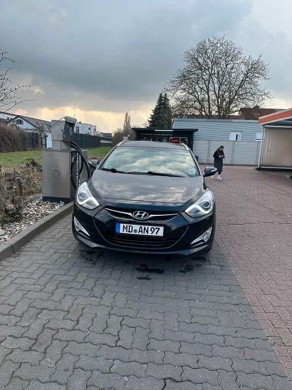 Gebraucht Hyundai i40 136 PS (100 kW) 2013 Schwarz Kombi