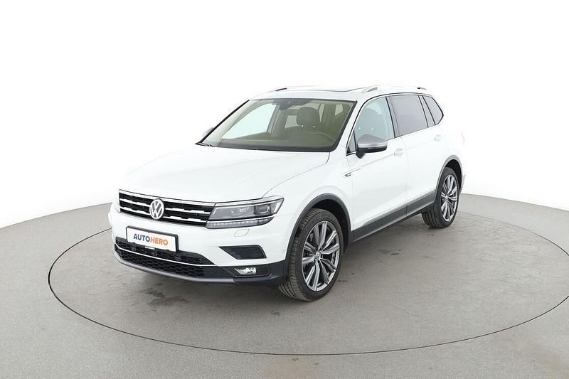 Weiß Gebraucht 2018 VW Tiguan Allspace Highline SUV | 31.480 € (Etwas zu teuer) - Bild 1/3