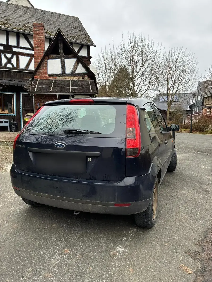 Używany Ford Fiesta 60 KM (44 kW) 2003 Czarny Hatchback