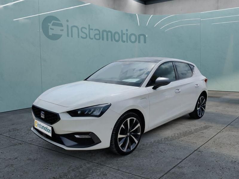 Weiß Gebraucht 2021 Seat Leon Kleinwagen | 20.249 € (Fairer Preis) - Bild 1/4