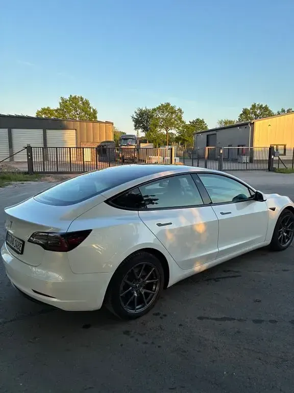 Occasion Tesla Model 3 Standard Range Plus 239 kW (325 ch) 2022 Blanc Berline