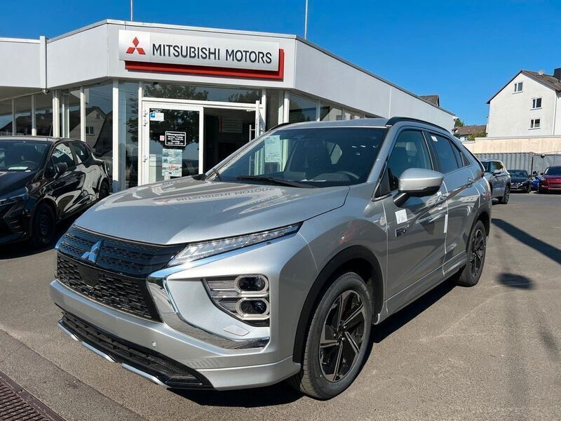 Grau Neu 2025 Mitsubishi Eclipse Cross Plus SUV | 32.990 € - Bild 1/4