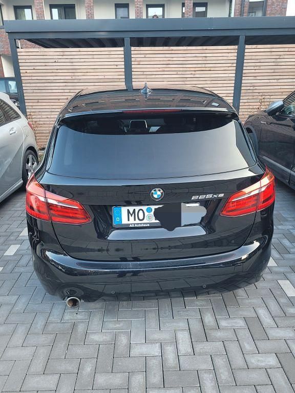 Gebraucht BMW 225 iPerformance 224 PS (164 kW) 2018 Schwarz Van / Kleinbus