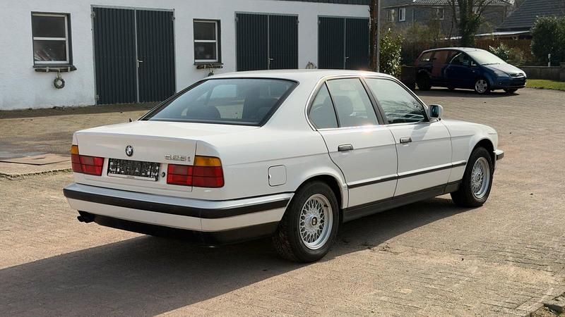 Gebraucht BMW 525 170 PS (125 kW) 1988 Weiß Limousine