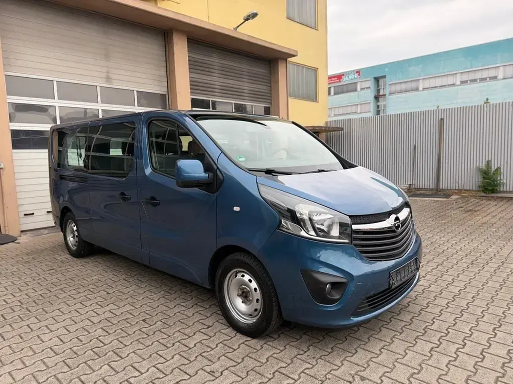 Gebraucht Opel Vivaro 125 PS (91 kW) 2017 Blau Van / Kleinbus