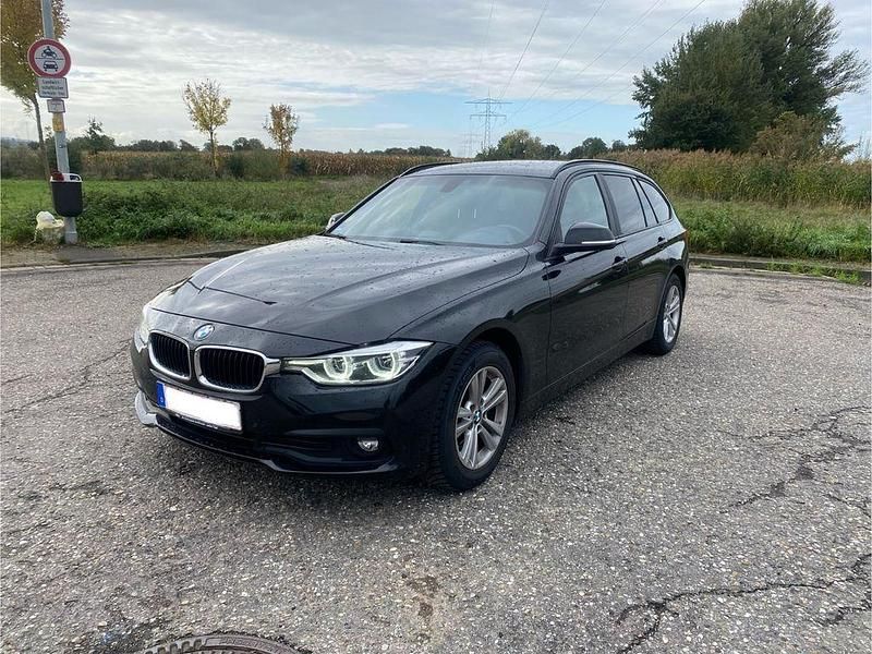 Schwarz Gebraucht 2016 BMW 318 Sport Line Kombi | 10.500 € (Guter Preis) - Bild 1/4