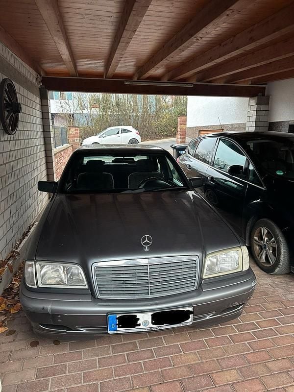 Silber Gebraucht 1998 Mercedes C180 Limousine | 2.650 € (Superpreis) - Bild 1/3