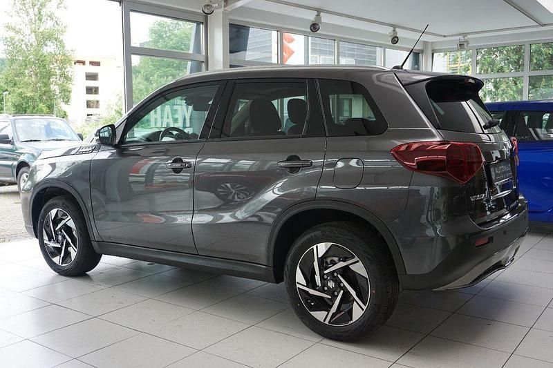 Neu Suzuki Vitara Comfort+ 110 PS (80 kW) 2025 Grau SUV