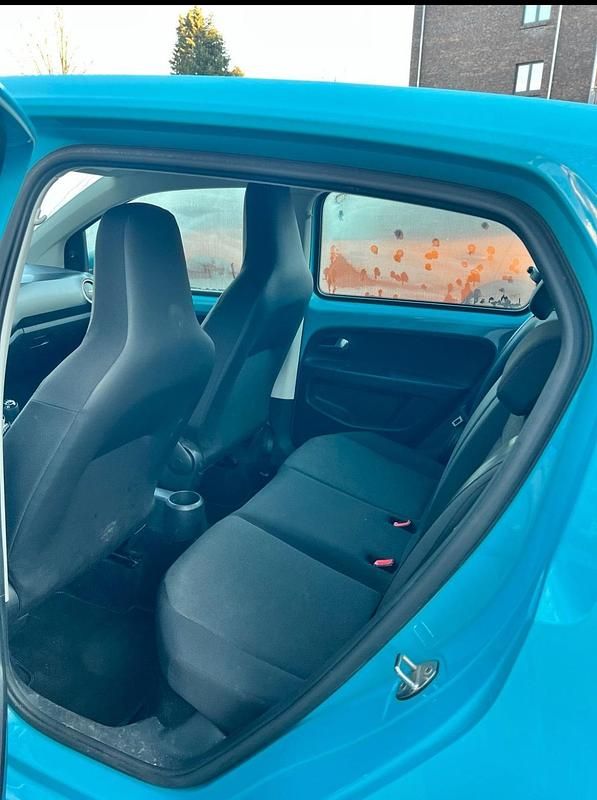 Second-hand VW up! 60 CP (44 kW) 2017 Albastru Hatchback