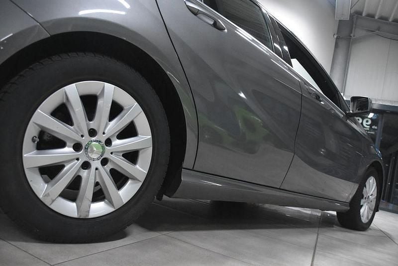 Gebraucht Mercedes A180 109 PS (80 kW) 2016 Grau Limousine
