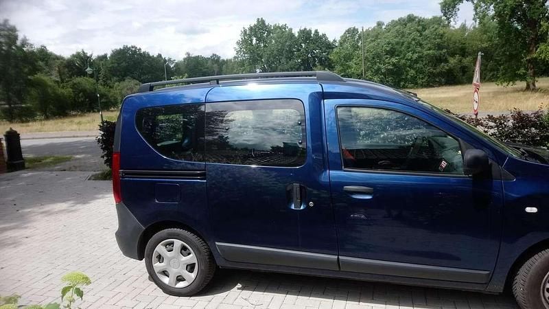 Blau Gebraucht 2020 Dacia Dokker Essentiel Van | 9.100 € (Fairer Preis) - Bild 1/4