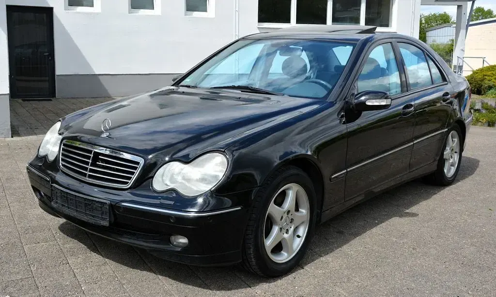 Gebraucht Mercedes C240 Avantgarde 170 PS (125 kW) 2001 Schwarz Limousine