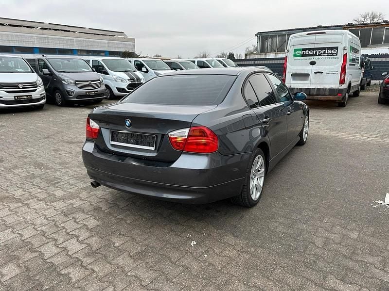 Second-hand BMW 318 150 CP (110 kW) 2007 Gri Berlinǎ