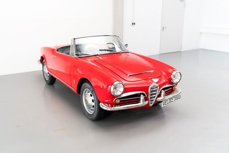 Rot Gebraucht 1965 Alfa Romeo Giulia Spider Veloce Cabrio | 149.999 € - Bild 1/4