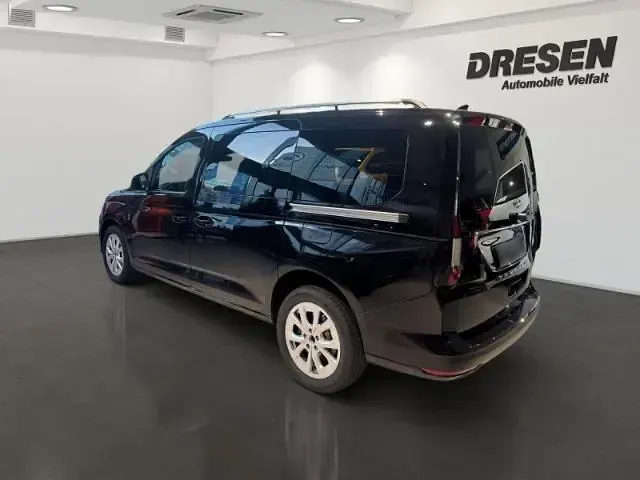 Neu Ford Tourneo Connect Titanium 122 PS (89 kW) 2026 Schwarz Van / Kleinbus