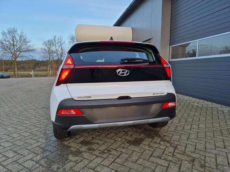 Neu Hyundai Bayon Select 101 PS (74 kW) 2025 Atlas white SUV