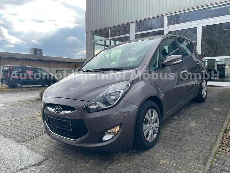 Gebraucht Hyundai ix20 Edition 90 PS (66 kW) 2013 Braun Kleinwagen