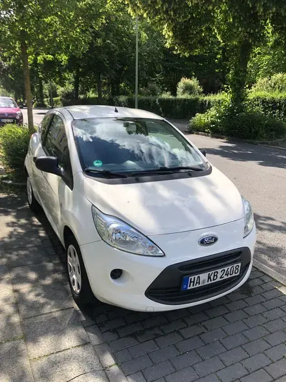 Gebraucht Ford Ka Ambiente 69 PS (50 kW) 2012 Weiß Kleinwagen