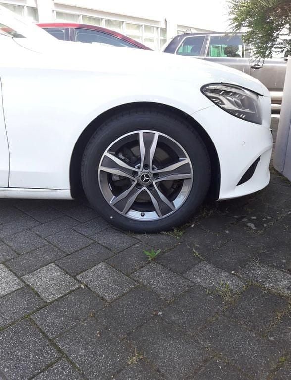 Gebraucht Mercedes C220 194 PS (142 kW) 2019 Weiß Limousine
