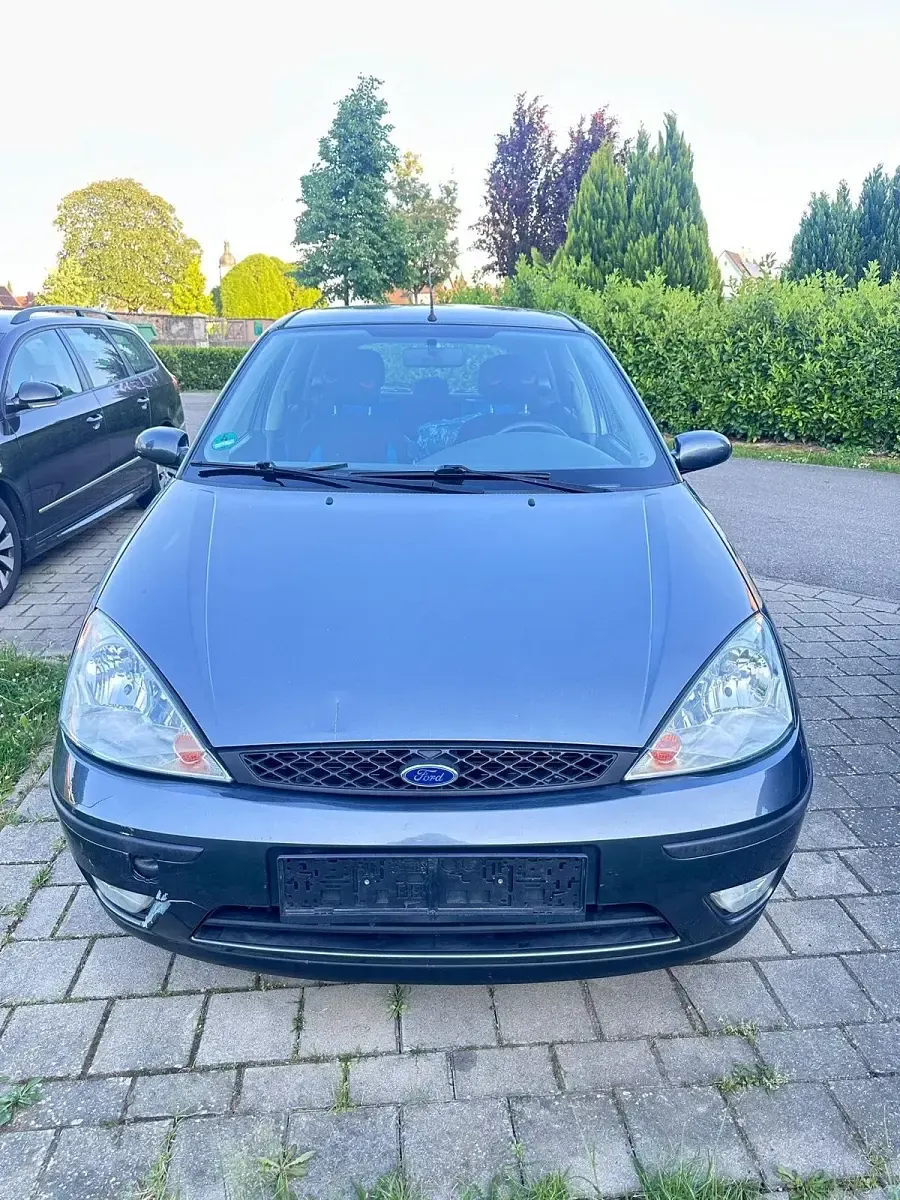 Brugt Ford Focus 100 HK (73 kW) 2002 Grå Sedan