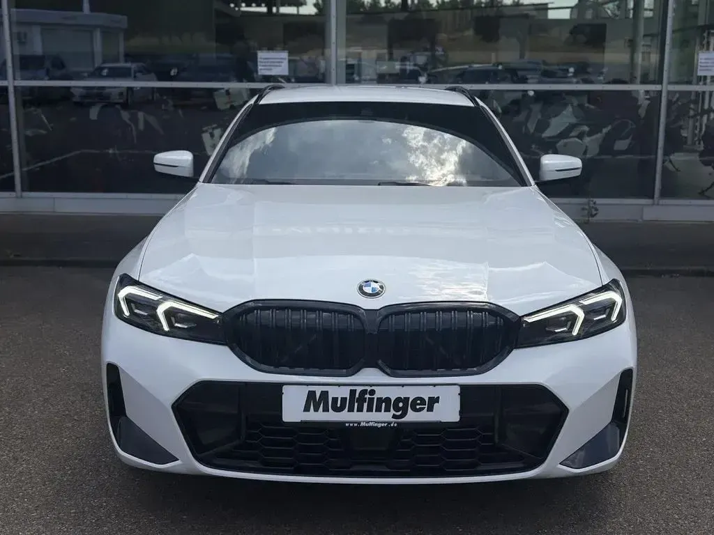 Gebraucht BMW 320 Sport Line 184 PS (135 kW) 2024 Alpinweiß 3 Kombi