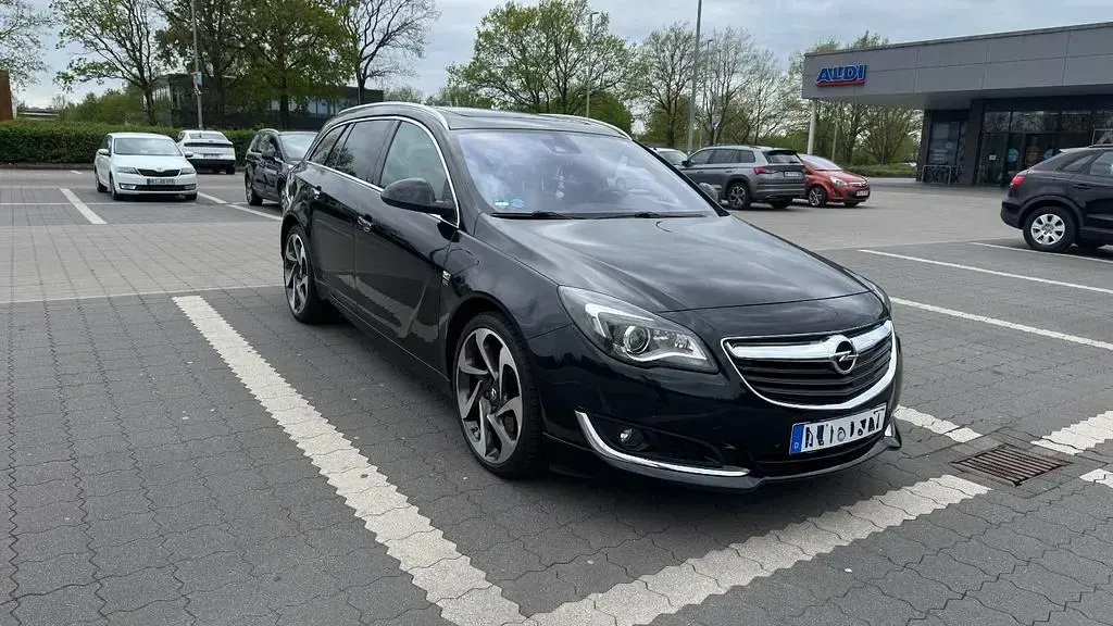 Gebraucht Opel Insignia 194 PS (142 kW) 2015 Schwarz Kombi