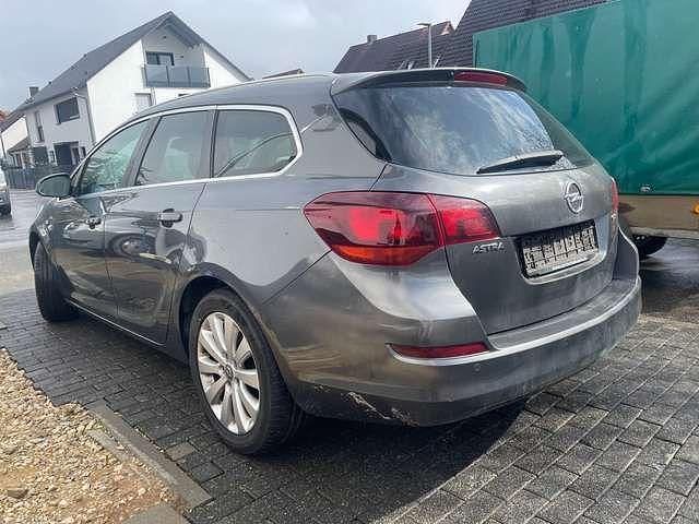 Gebraucht Opel Astra 125 PS (91 kW) 2011 Grau Kombi