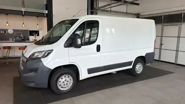 Gebraucht Peugeot Boxer 131 PS (96 kW) 2017 Weiß Van