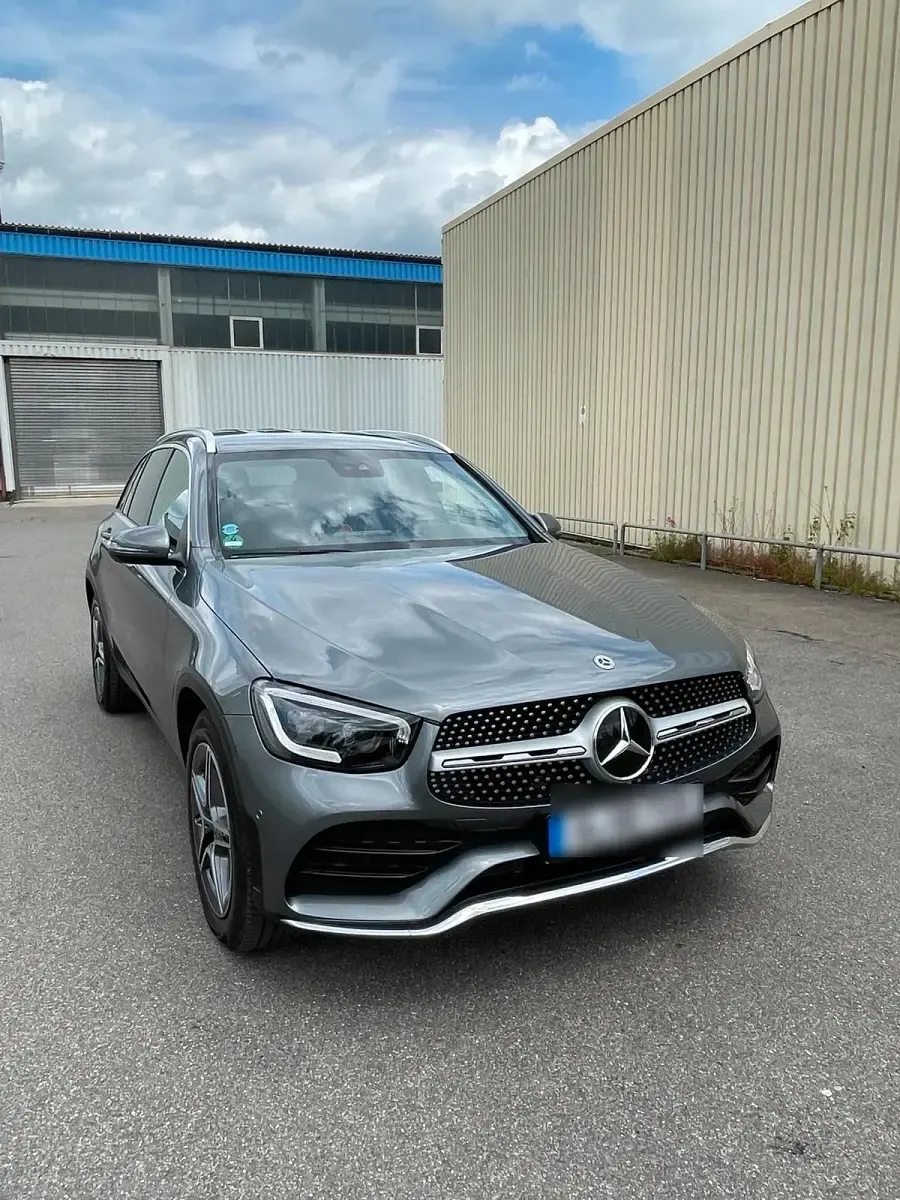 Gebraucht Mercedes GLC220 AMG 194 PS (142 kW) 2021 Grau SUV