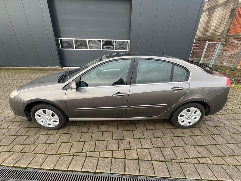 Gebraucht Renault Laguna III Dynamique 150 PS (110 kW) 2007 Grau Limousine