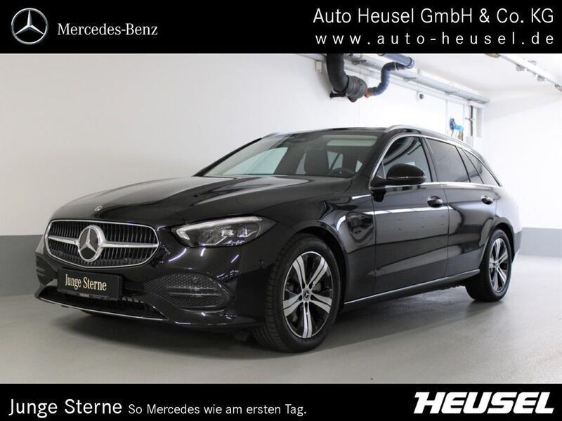 Obsidianschwarz metallic Gebraucht 2022 Mercedes C300 Avantgarde Kombi | 37.900 € (Guter Preis) - Bild 1/4