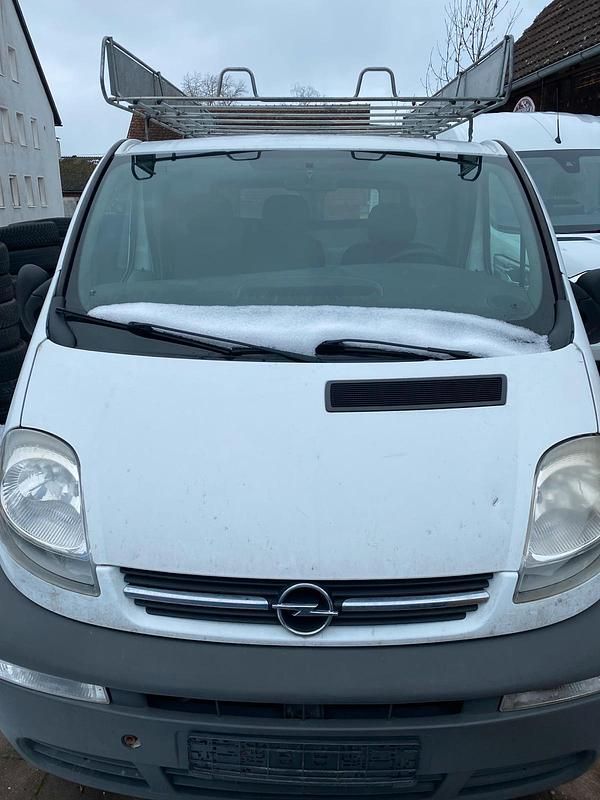 Weiß Gebraucht 2004 Opel Vivaro Van / Kleinbus | 4.000 € (Superpreis) - Bild 1/4