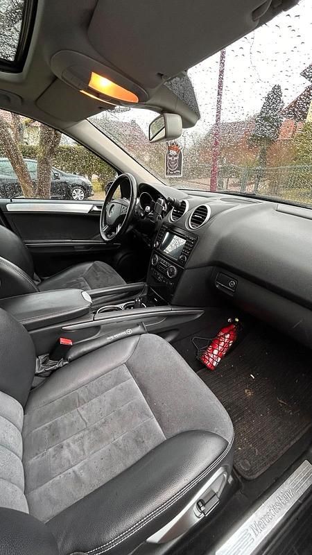 Gebraucht Mercedes ML420 306 PS (225 kW) 2007 Schwarz SUV
