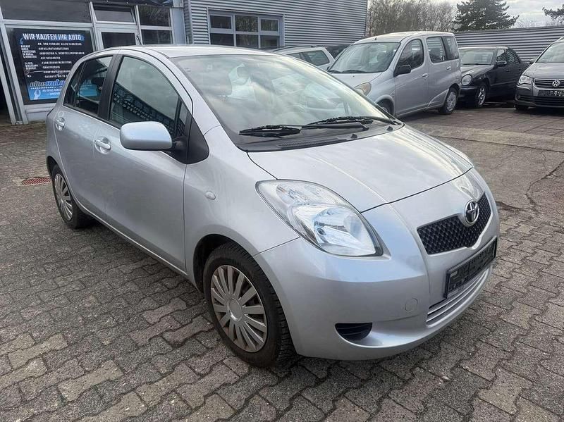 Gebraucht Toyota Yaris 87 PS (63 kW) 2006 Silber Limousine