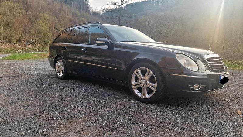 Gebraucht Mercedes E320 224 PS (164 kW) 2006 Schwarz Kombi