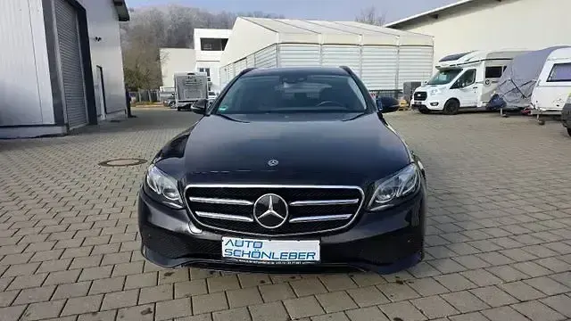 Gebraucht Mercedes E400 340 PS (250 kW) 2018 Schwarz Limousine