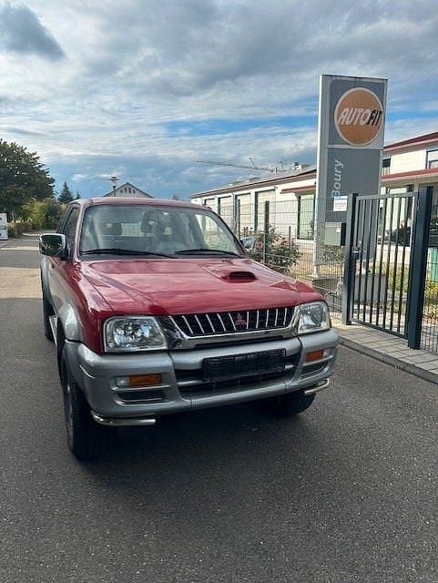 Rot Gebraucht 2002 Mitsubishi L200 Abholung | 4.999 € - Bild 1/4
