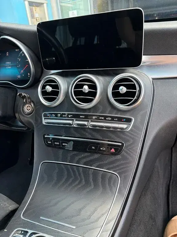 Gebraucht Mercedes C300 245 PS (180 kW) 2018 Blau Limousine