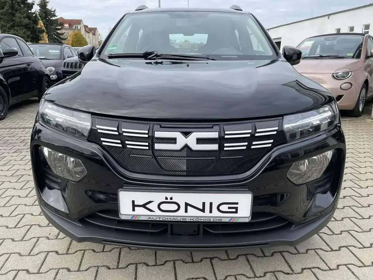 Gebraucht Dacia Spring Essentiel 19 kW (26 PS) 2023 Magmaschwarz Kleinwagen