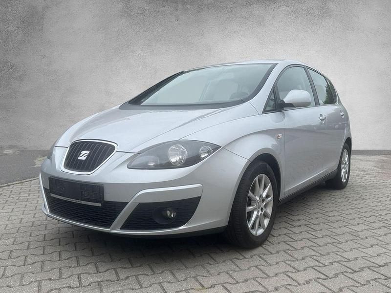 Silber Gebraucht 2011 Seat Altea Ecomotive Van / Kleinbus | 3.890 € (Fairer Preis) - Bild 1/4