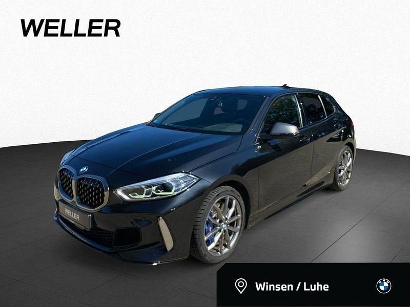 Black sapphire (schwarz) Gebraucht 2020 BMW M135 Comfort Edition Kleinwagen | 29.990 € (Fairer Preis) - Bild 1/4