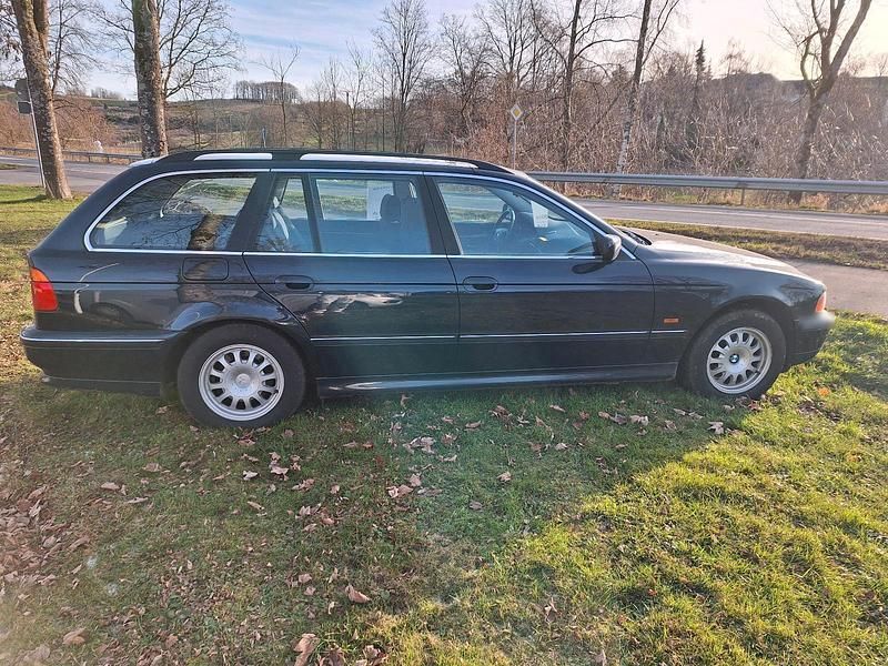 Gebraucht BMW 523 170 PS (125 kW) 2000 Blau Kombi